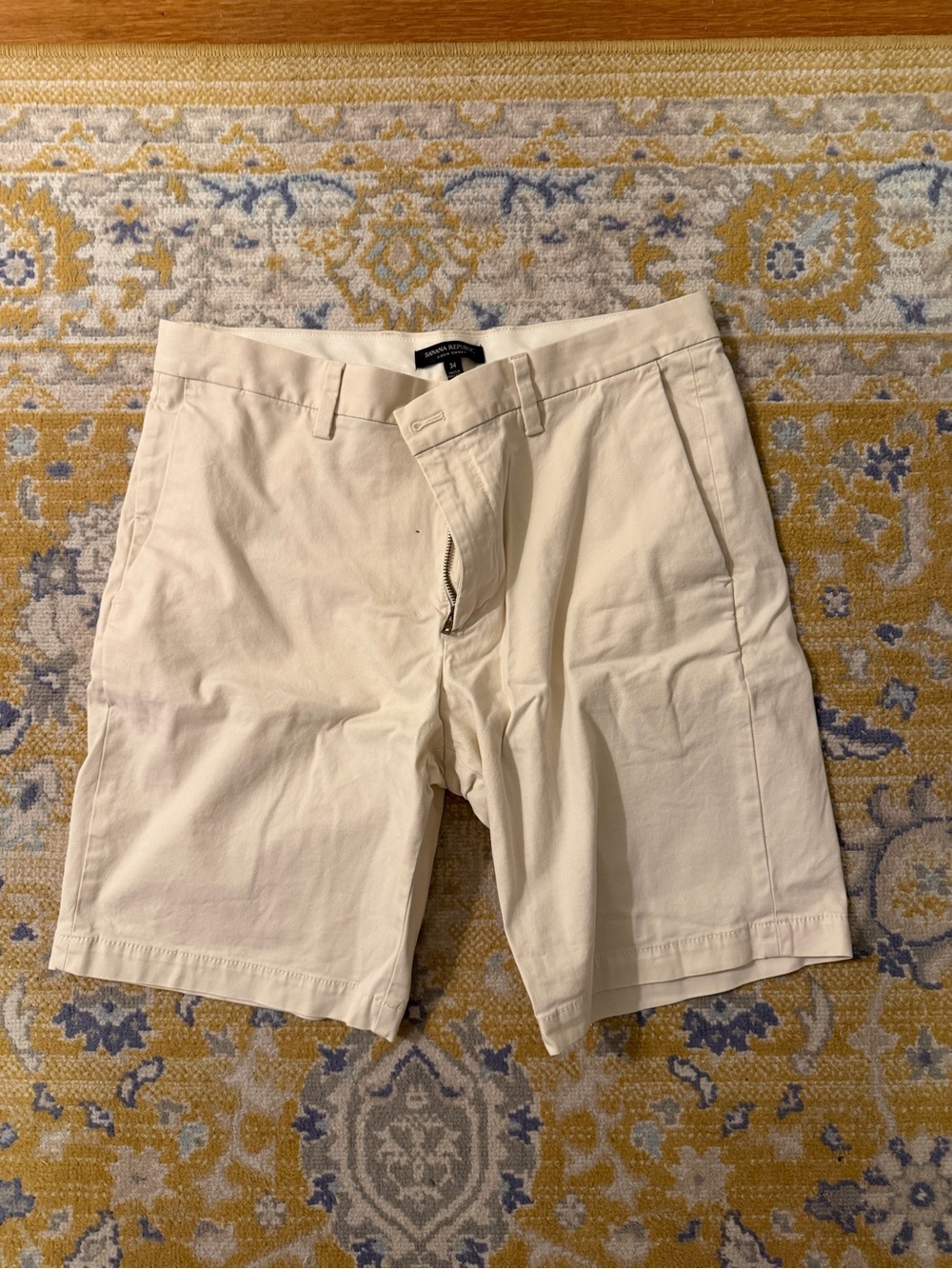 Banana Republic Khaki Chino Shorts - 34